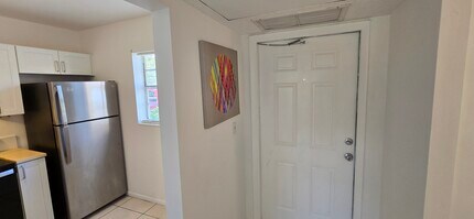 5031 W Oakland Park Blvd, Unit 105 in Lauderdale Lakes, FL - Building Photo - Building Photo