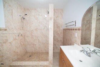 12615 E Randall Park Dr in Miami, FL - Building Photo - Building Photo