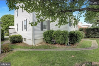 13 Harrison Ave N in Middle River, MD - Foto de edificio - Building Photo