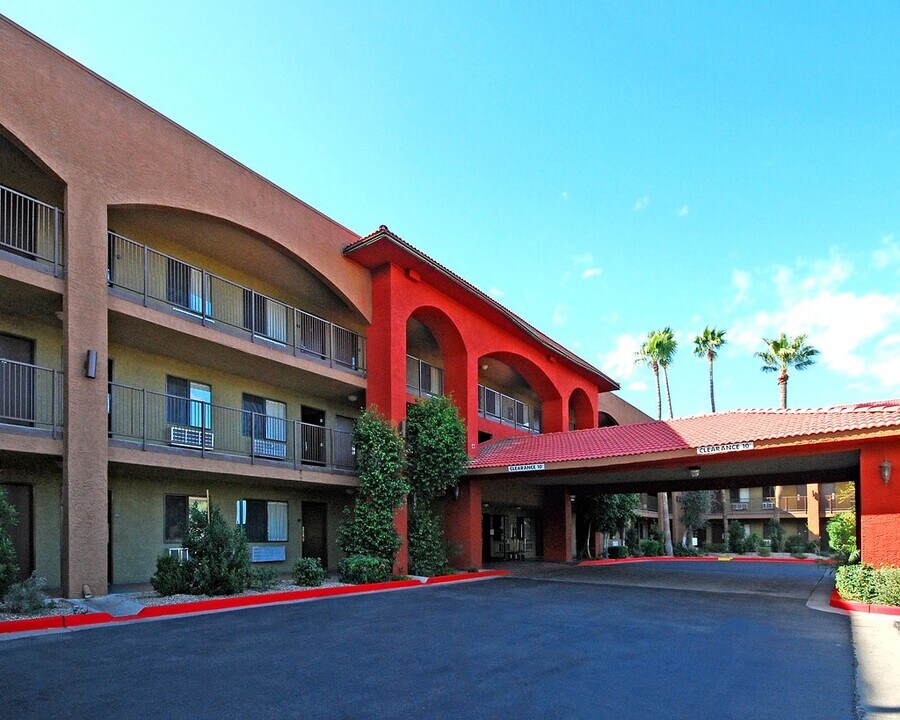 Ocotillo Apartments & Hotel in Phoenix, AZ - Building Photo