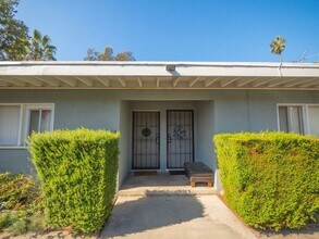 15758 Sherman Way in Van Nuys, CA - Building Photo - Building Photo
