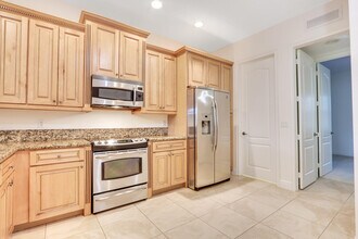 4505 Artesa Way S in Palm Beach Gardens, FL - Building Photo - Building Photo