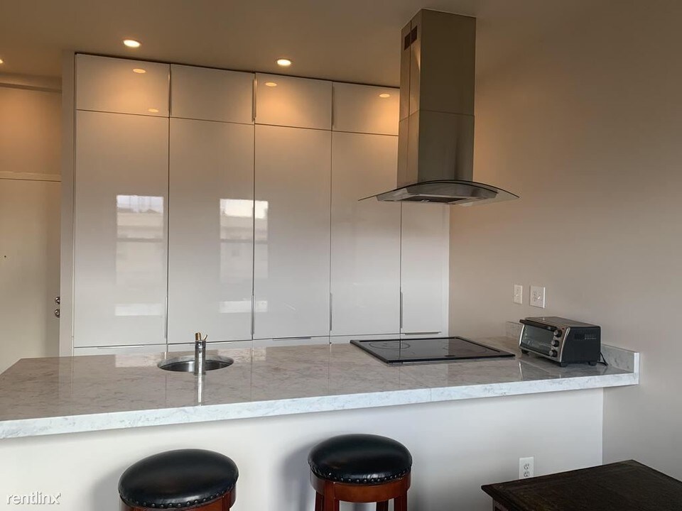 1133 13th St NW-Unit -Unit 8B in Washington, DC - Foto de edificio