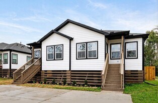 4902 Rue St in Houston, TX - Building Photo