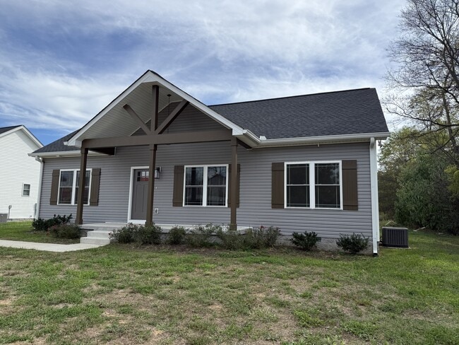 1009 W Main St in Portland, TN - Building Photo - Building Photo