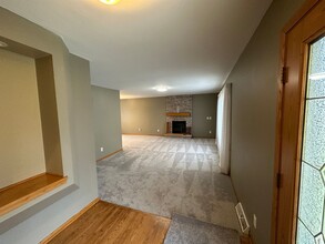 3201 Snowy Pkwy in Madison, WI - Building Photo - Building Photo