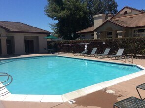 5768 Belleza Dr in Pleasanton, CA - Building Photo - Building Photo