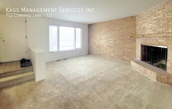 712 Concord Ln in Barrington, IL - Building Photo - Building Photo