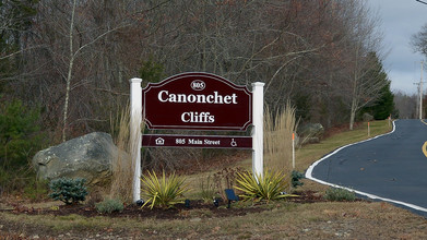 Canonchet Cliffs II in Hope Valley, RI - Building Photo - Building Photo