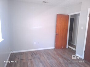 2209 Wolf Ridge Rd in Mobile, AL - Building Photo - Building Photo