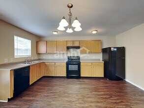 8349 Sansa St in Indianapolis, IN - Foto de edificio - Building Photo