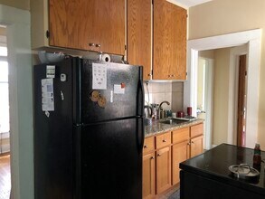 1124 E Lyon St, Unit 1124 in Milwaukee, WI - Building Photo - Building Photo