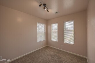 6537 Hoop St in El Paso, TX - Building Photo - Building Photo