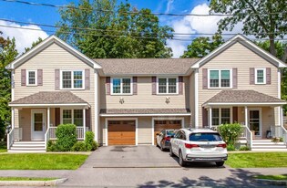 89 Ossipee Rd in Newton, MA - Building Photo