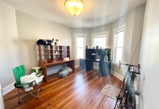 267 E Cottage St, Unit 3 in Boston, MA - Building Photo - Building Photo