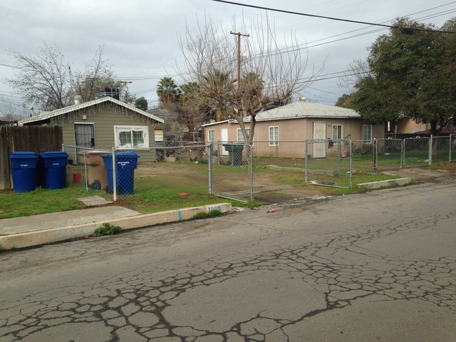 2930-2932 Kentucky St in Bakersfield, CA - Building Photo - Building Photo