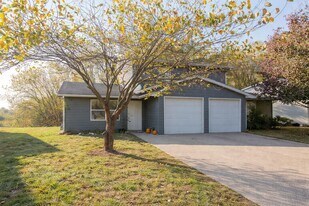 3263 S Brampton Ct in Columbia, MO - Building Photo