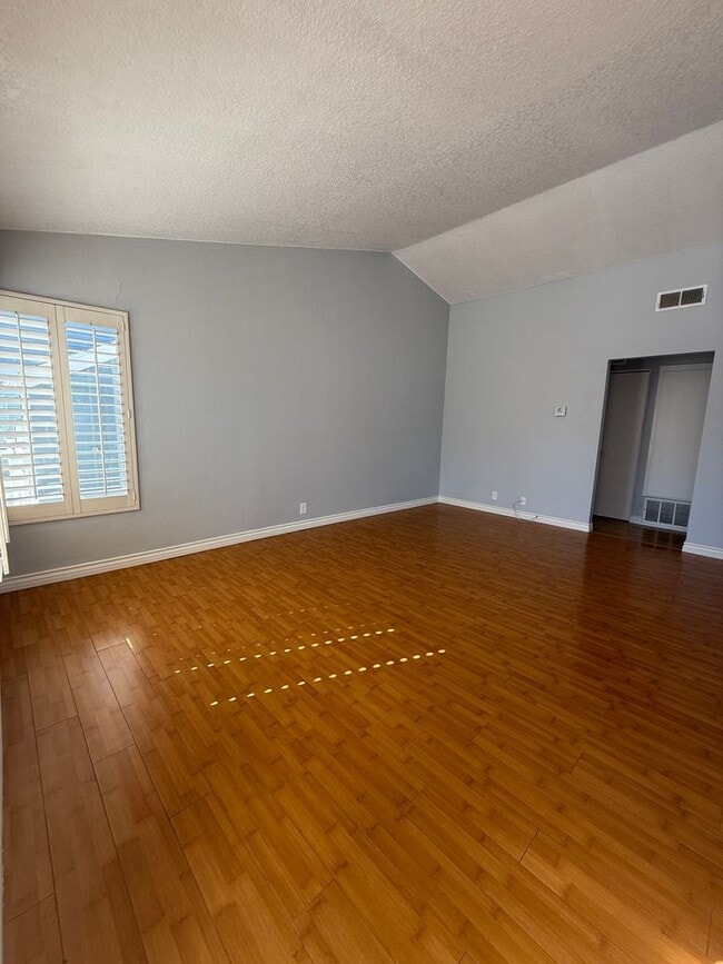 329 Huntington in Irvine, CA - Building Photo - Building Photo