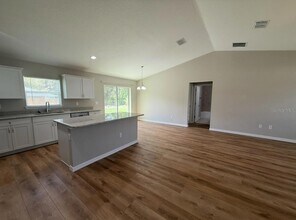 13756 SW 102nd Pl in Dunnellon, FL - Foto de edificio - Building Photo