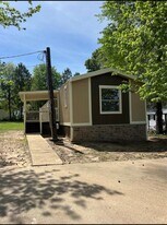 107 Earl Rd in Huntsville, TX - Building Photo