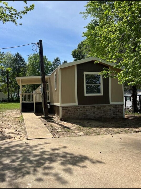 107 Earl Rd in Huntsville, TX - Building Photo