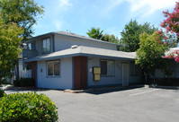 3615 Morse Ave in Sacramento, CA - Foto de edificio - Building Photo