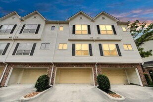 9200 Westheimer Rd in Houston, TX - Building Photo