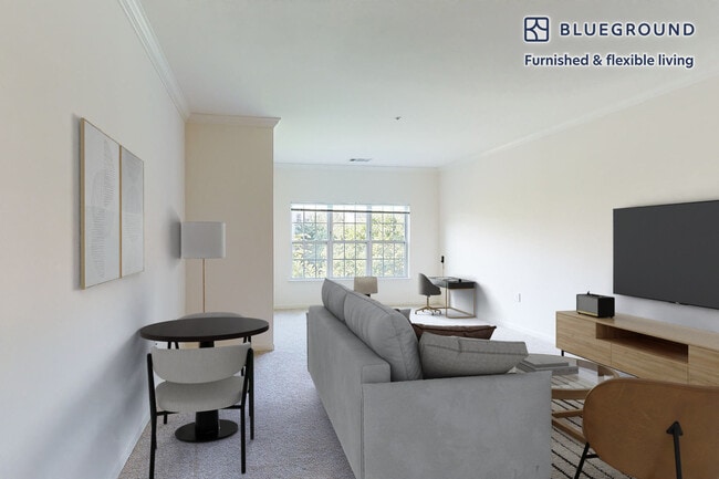 80 N Central Ave in Hempstead, NY - Foto de edificio - Building Photo