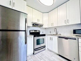 144 Mansfield D in Boca Raton, FL - Building Photo