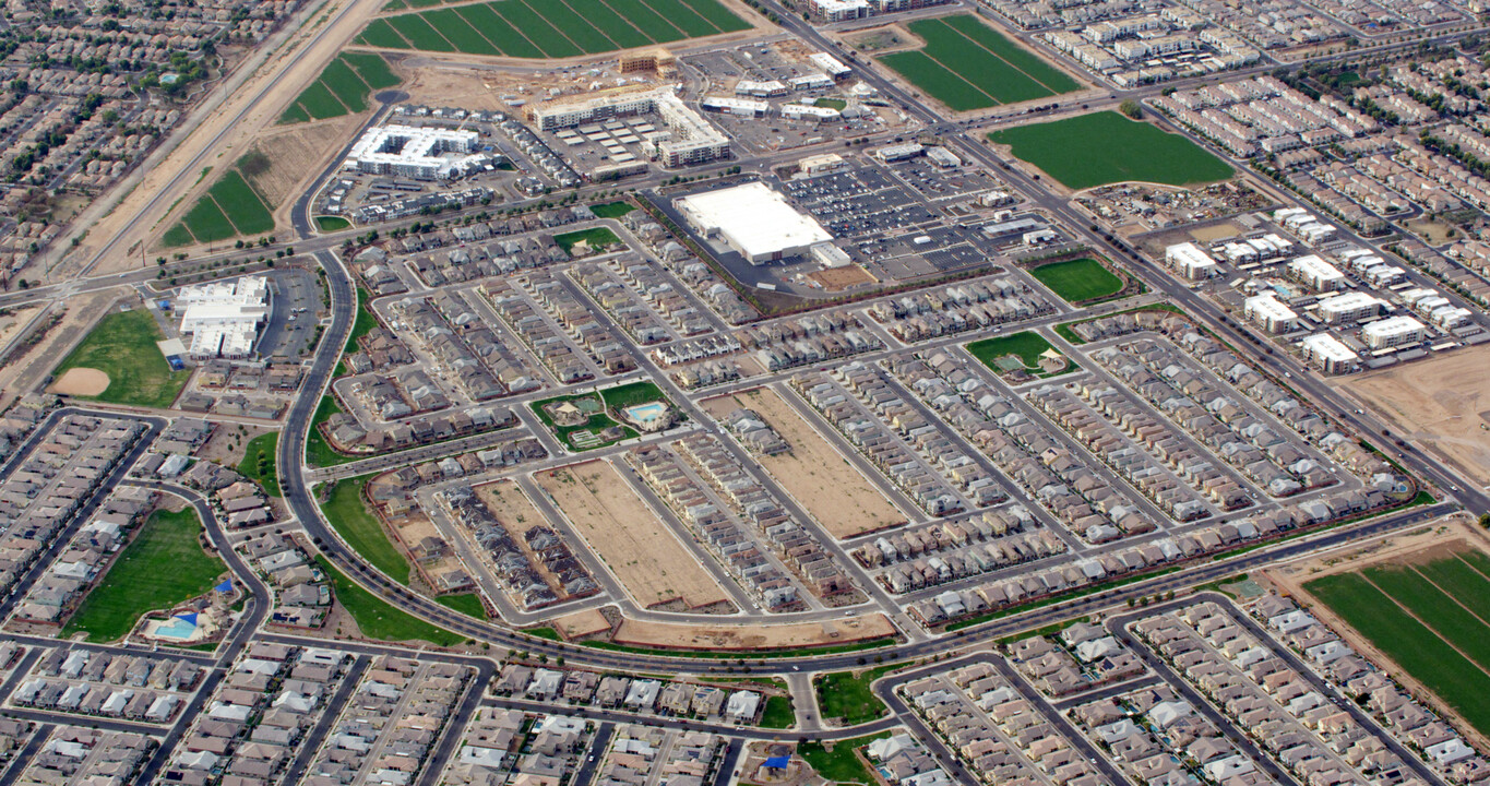 Fulton Homes at Cooley Station in Gilbert, AZ - Building Photo