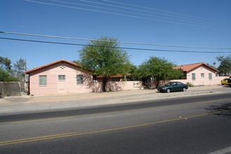 1802-1814 N Tucson Blvd in Tucson, AZ - Building Photo - Building Photo