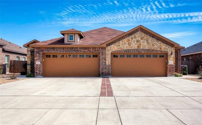 334 Creekside Curve in New Braunfels, TX - Building Photo - Building Photo