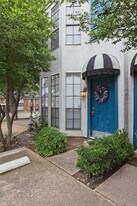 5000 Cedar Springs Rd in Dallas, TX - Building Photo