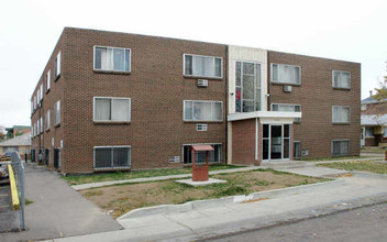 1380 Macon St in Aurora, CO - Building Photo - Building Photo