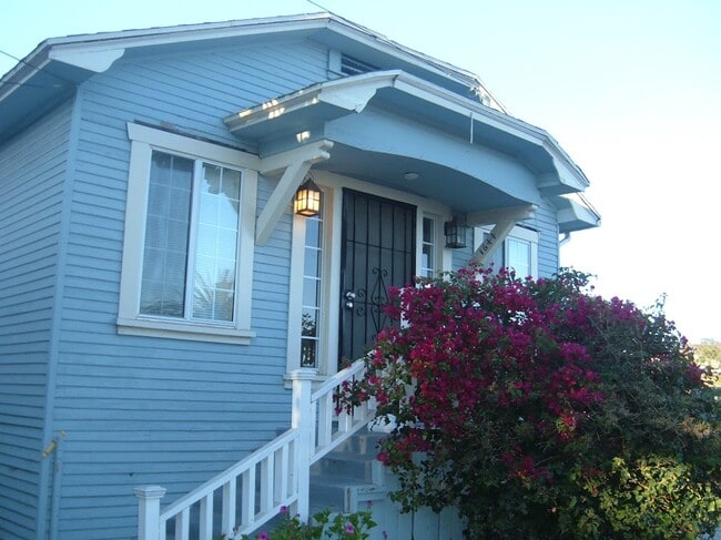 property at 1644 Mohawk St
