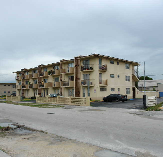 GREENVIEW in North Miami Beach in Miami, FL - Foto de edificio - Building Photo