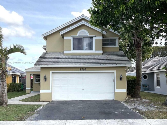 2716 Arrowwood Ct in Davie, FL - Building Photo - Building Photo