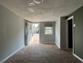 118 Pullen Ave in Watertown, CT - Building Photo - Building Photo