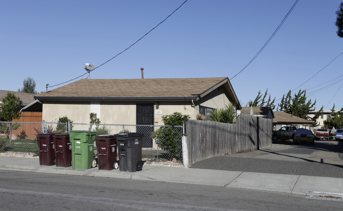 601-609 Tehama Ave in Hayward, CA - Building Photo