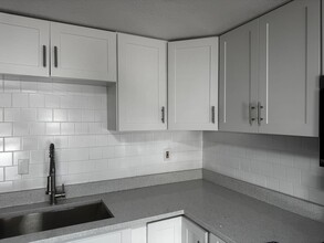4616 N Troy St in Tampa, FL - Building Photo - Building Photo