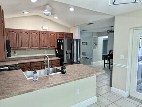 4970 Reagen Way in Sarasota, FL - Building Photo - Building Photo