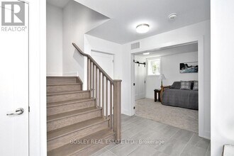 117 Sladden Ct in Blue Mountains, ON - Building Photo - Building Photo