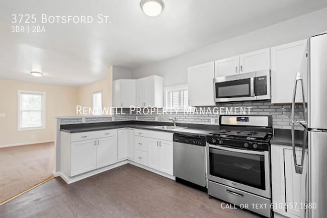 3725 Botsford St in Munhall, PA - Building Photo - Building Photo