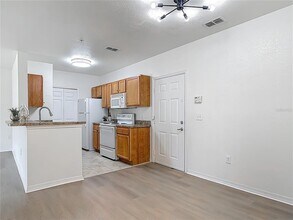 5550 E Michigan St in Orlando, FL - Building Photo - Building Photo