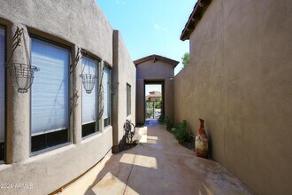 9270 E Thompson Peak Pkwy in Scottsdale, AZ - Building Photo - Building Photo