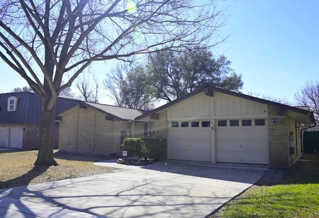 property at 611 Balboa Dr