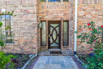 15119 Lantern Creek Ln in Houston, TX - Foto de edificio - Building Photo