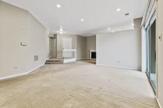 1665 Commodore Ct in Schaumburg, IL - Building Photo - Building Photo