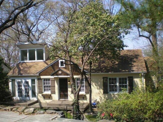 395 Lofton Rd NW in Atlanta, GA - Building Photo - Building Photo