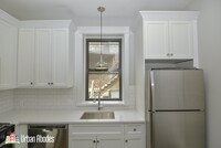 2441 W Thomas St, Unit G00C in Chicago, IL - Building Photo - Building Photo